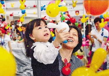 六一将至昆明玩具热销，专家建议儿童节消费要冷静