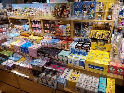 委员呼吁重视'盲盒营销'危害 规范玩具销售，保护未成年人权益